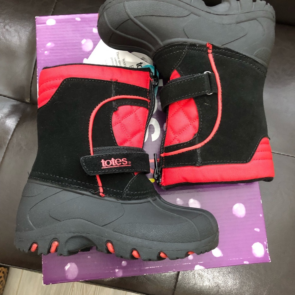 Snow boots